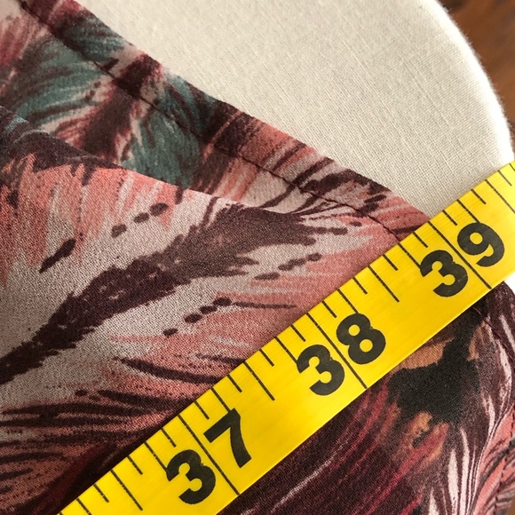 Forever 21 Plus Size Feather Print Ruffle Sleeve Dress 1X - Picture 8 of 12